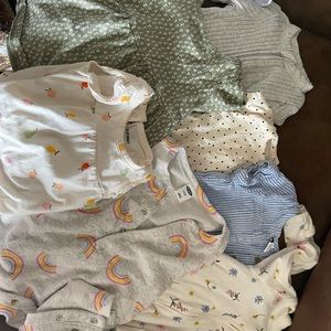 Old Navy 0-3 m, 3-6m Bundle